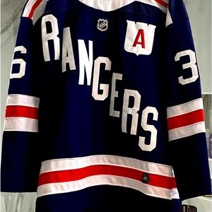 New York Rangers 2018 winter classic jersey